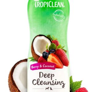 TropiClean Dog Shampoo Grooming Supplies - Deep Cleansing & Moisturising Dog and Cat Shampoo - Soap and Paraben Free -Derived from Natural Ingredients - Used by Groomers - Berry & Coconut, 592ml